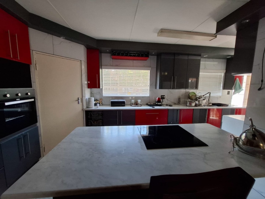 3 Bedroom Property for Sale in Protea Park North West